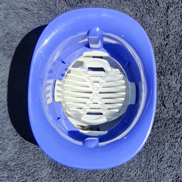 New 7353 Tupperware Slice 'N Wedge Kitchen Gadget with Instruction - Picture 2 of 9